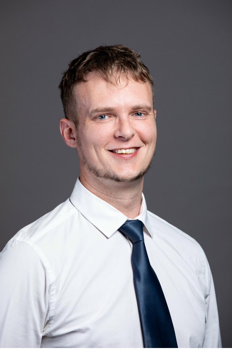 Carel de Jager, formal headshot for press and speaking engagements